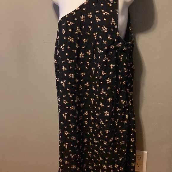 Dress - Picture 1 of 3